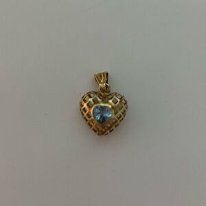 18kt Gold Lattice Heart with Blue Stone Pendant /Charm